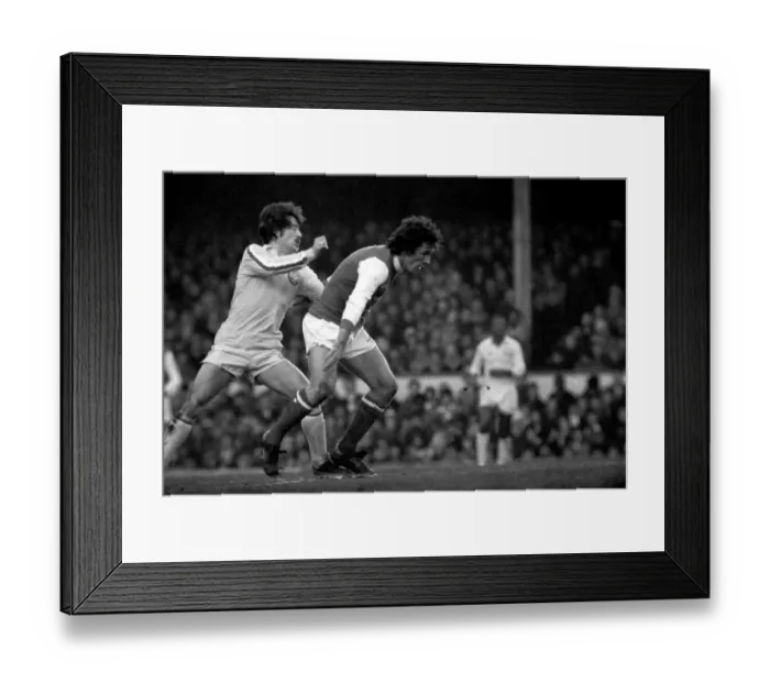 Framed Print : Arsenal 0 v. Leeds United 1. Division 1 football. January 1980 LF01-01-073