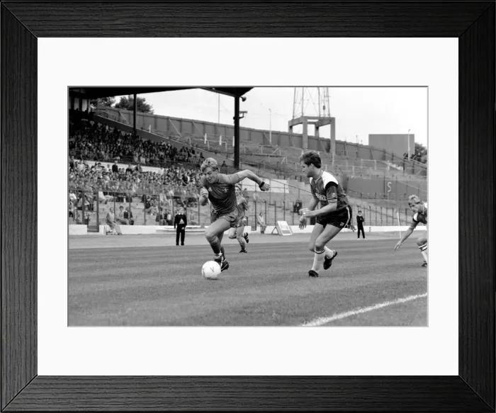 Framed Print : Division 1 football. Chelsea 2 v. Southampton 0 September 1985 LF15-16-064 Framed Print : Division 1 football. Chelsea 2 v. Southampton 0 September 1985 LF15-16-064
