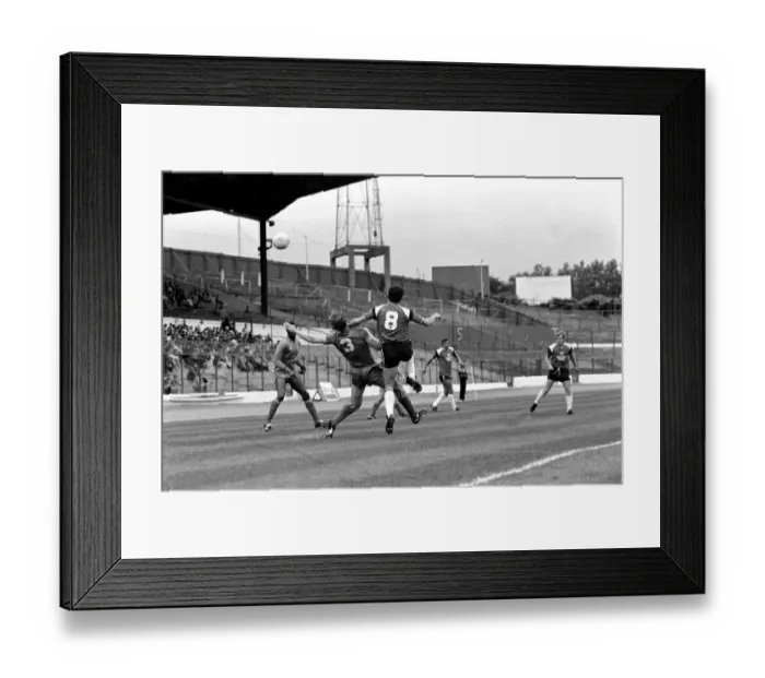Framed Print : Division 1 football. Chelsea 2 v. Southampton 0 September 1985 LF15-16-009