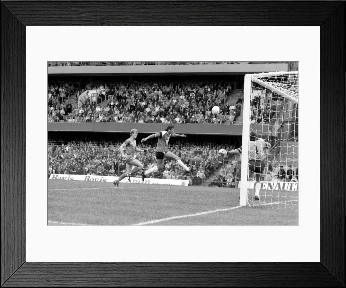 Framed Print : Division 1 football. Chelsea 2 v. Southampton 0 September 1985 LF15-16-014 Framed Print : Division 1 football. Chelsea 2 v. Southampton 0 September 1985 LF15-16-014