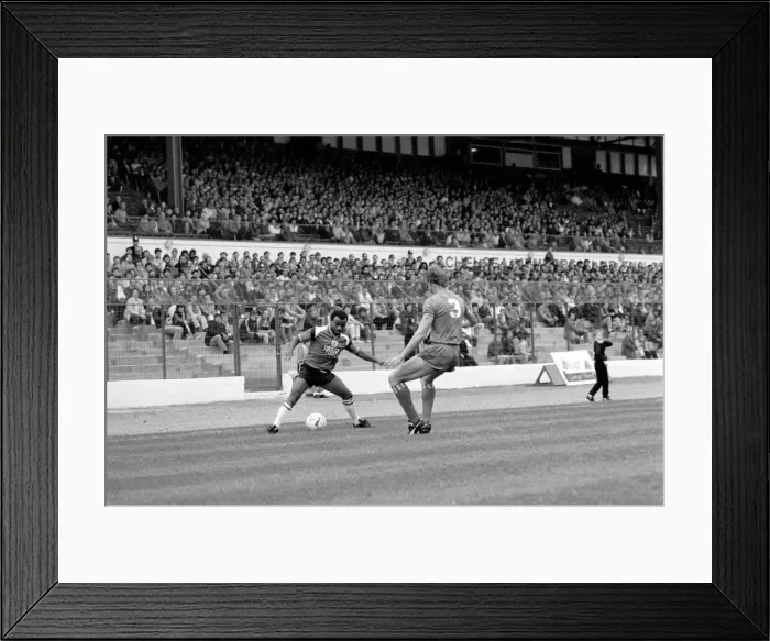 Framed Print : Division 1 football. Chelsea 2 v. Southampton 0 September 1985 LF15-16-002 Framed Print : Division 1 football. Chelsea 2 v. Southampton 0 September 1985 LF15-16-002