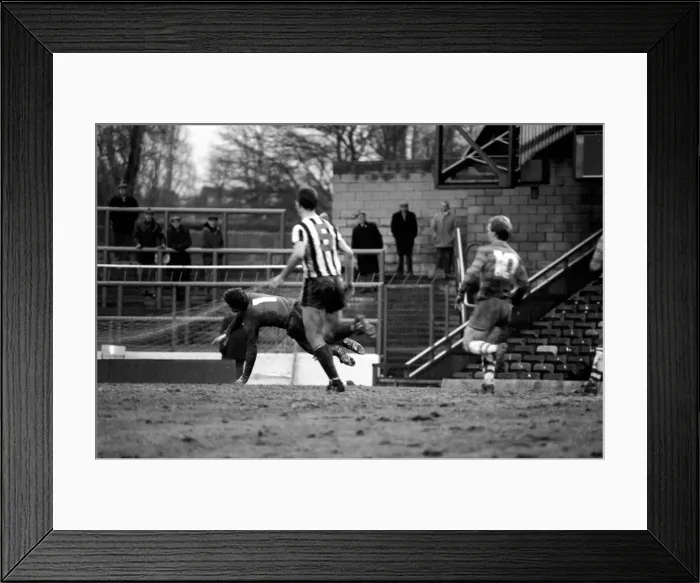 Framed Print : Division 2 football. Chelsea 2 v. Grimsby 3 December 1983 LF14-27 Framed Print : Division 2 football. Chelsea 2 v. Grimsby 3 December 1983 LF14-27
