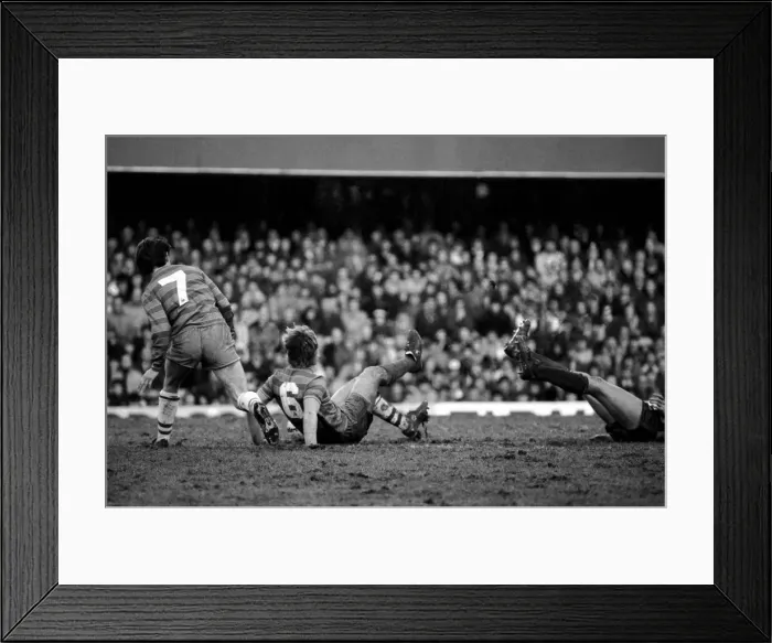 Framed Print : Division 2 football. Chelsea 2 v. Grimsby 3 December 1983 LF14-27-078 Framed Print : Division 2 football. Chelsea 2 v. Grimsby 3 December 1983 LF14-27-078
