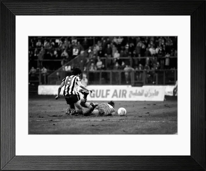 Framed Print : Division 2 football. Chelsea 2 v. Grimsby 3 December 1983 LF14-27-067 Framed Print : Division 2 football. Chelsea 2 v. Grimsby 3 December 1983 LF14-27-067