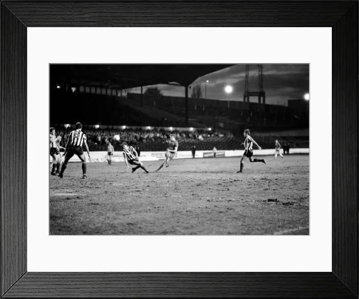 Framed Print : Division 2 football. Chelsea 2 v. Grimsby 3 December 1983 LF14-27-058 Framed Print : Division 2 football. Chelsea 2 v. Grimsby 3 December 1983 LF14-27-058
