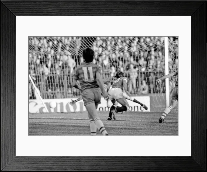 Framed Print : Division 2 football. Chelsea 3 v. Charlton 2. October 1983 LF14-12-042 Framed Print : Division 2 football. Chelsea 3 v. Charlton 2. October 1983 LF14-12-042
