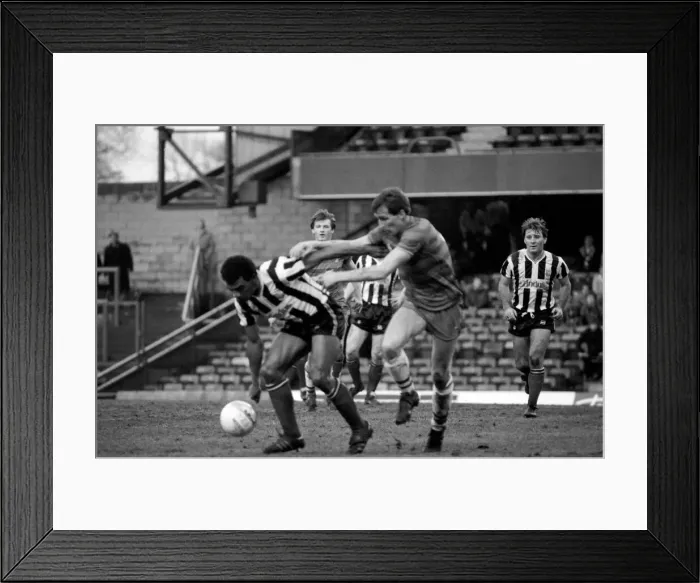 Framed Print : Division 2 football. Chelsea 2 v. Grimsby 3 December 1983 LF14-27-013 Framed Print : Division 2 football. Chelsea 2 v. Grimsby 3 December 1983 LF14-27-013