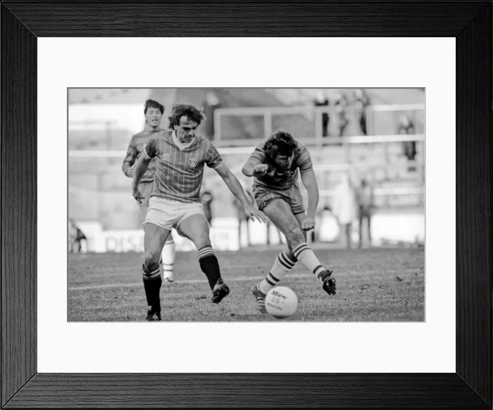 Framed Print : Division 2 football. Chelsea 3 v. Charlton 2. October 1983 LF14-12-066 Framed Print : Division 2 football. Chelsea 3 v. Charlton 2. October 1983 LF14-12-066