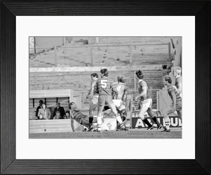 Framed Print : Division 2 football. Chelsea 3 v. Charlton 2. October 1983 LF14-12-046 Framed Print : Division 2 football. Chelsea 3 v. Charlton 2. October 1983 LF14-12-046