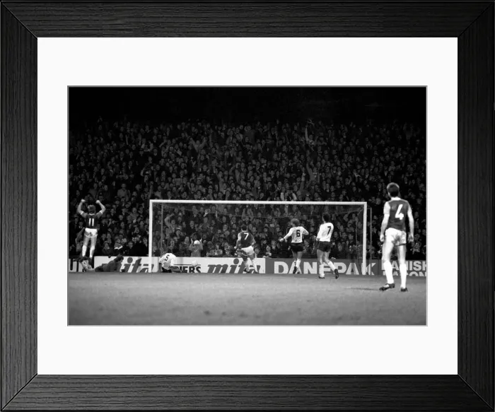 Framed Print : Division 1 football. West Ham United 3 v. Arsenal 1. December 1983 LF14-33-007