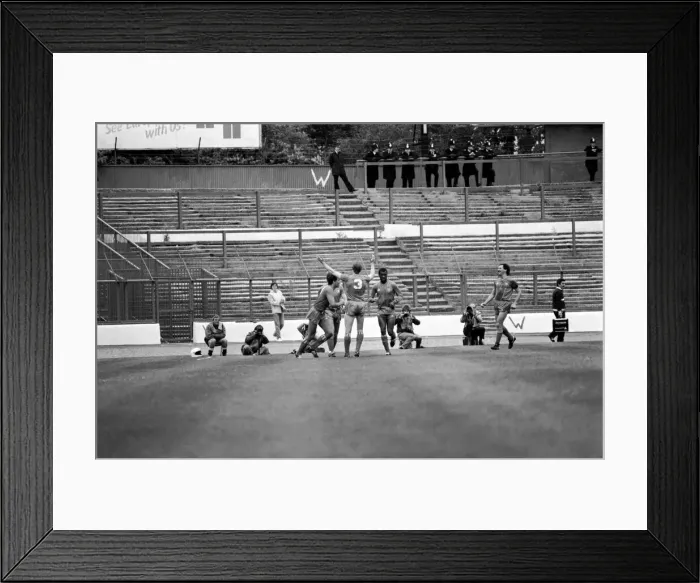 Framed Print : Division 1 football. Chelsea 2 v. Southampton 0 September 1985 LF15-16-087 Framed Print : Division 1 football. Chelsea 2 v. Southampton 0 September 1985 LF15-16-087
