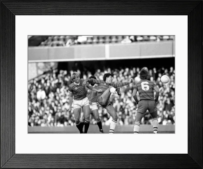 Framed Print : Division 2 football. Chelsea 3 v. Charlton 2. October 1983 LF14-12-031 Framed Print : Division 2 football. Chelsea 3 v. Charlton 2. October 1983 LF14-12-031