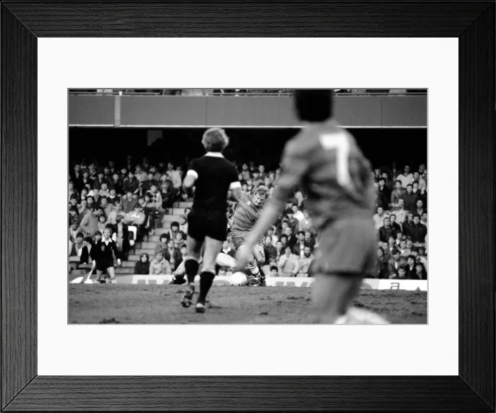 Framed Print : Division 2 football. Chelsea 2 v. Grimsby 3 December 1983 LF14-27-015 Framed Print : Division 2 football. Chelsea 2 v. Grimsby 3 December 1983 LF14-27-015