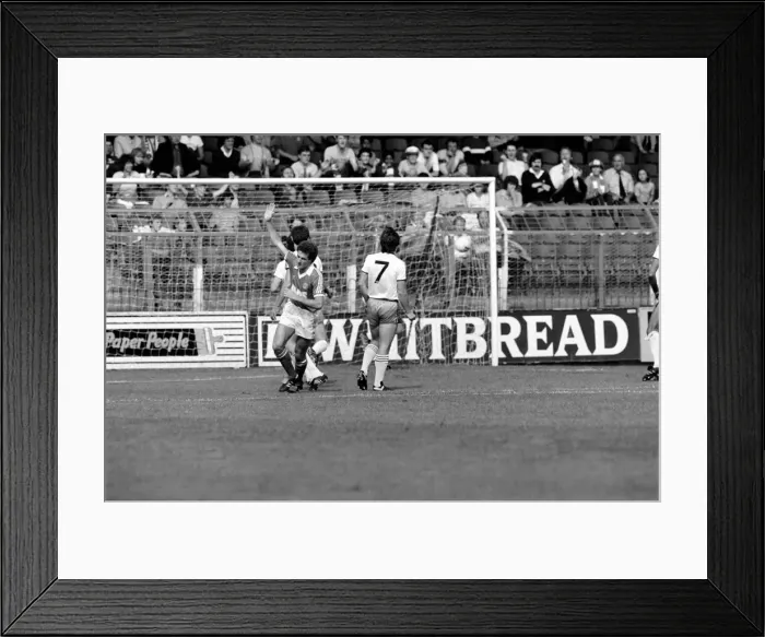 Framed Print : English League Cup Third Round match at The Valley. Charlton Athletic 1 v West Ham United