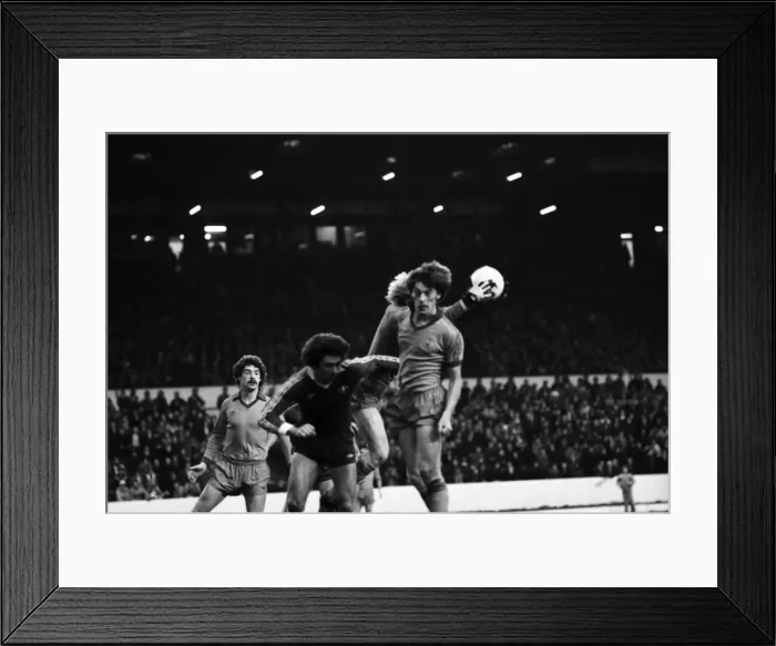 Framed Print : Division 2 football. Chelsea 1 v. Oldham o. November 1980 LF05-11-025 Framed Print : Division 2 football. Chelsea 1 v. Oldham o. November 1980 LF05-11-025
