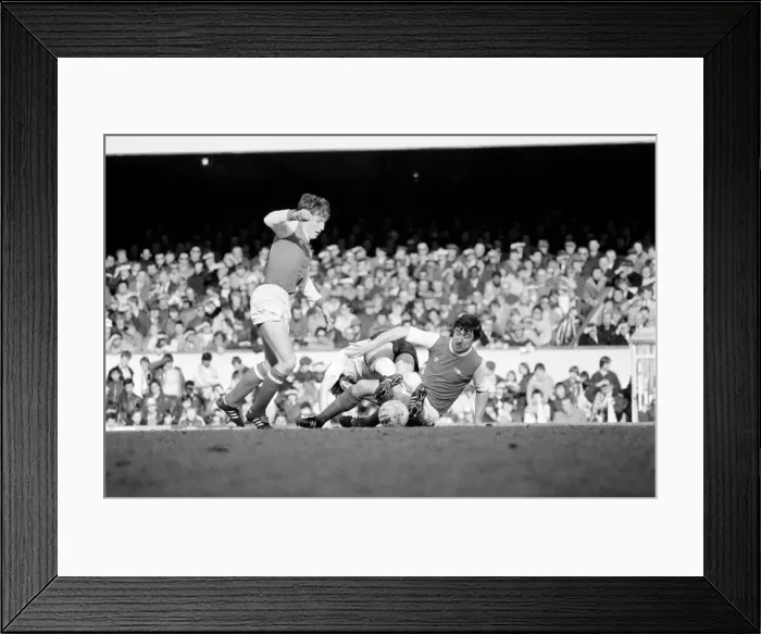 Framed Print : Division 1 football. Arsenal 1 v. Ipswich 0. March 1982 LF08-12-026