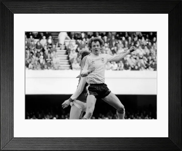 Framed Print : Division 1 football. Arsenal 1 v. Ipswich 0. March 1982 LF08-12-014 Framed Print : Division 1 football. Arsenal 1 v. Ipswich 0. March 1982 LF08-12-014