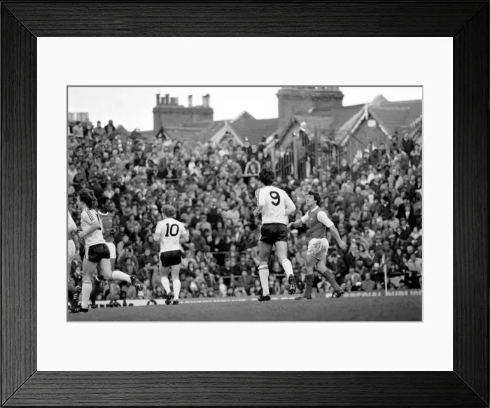 Framed Print : Division 1 football. Arsenal 1 v. Ipswich 0. March 1982 LF08-12-035 Framed Print : Division 1 football. Arsenal 1 v. Ipswich 0. March 1982 LF08-12-035