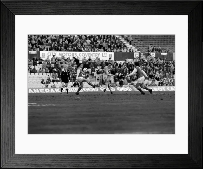 Framed Print : Division 1 football. Coventry 1 v. Arsenal 0. March 1982 LF08-06-005