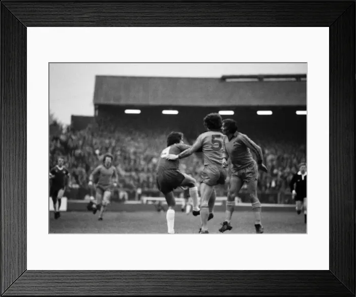 Framed Print : Division 2 football. Chelsea 1 v. Oldham o. November 1980 LF05-11-050