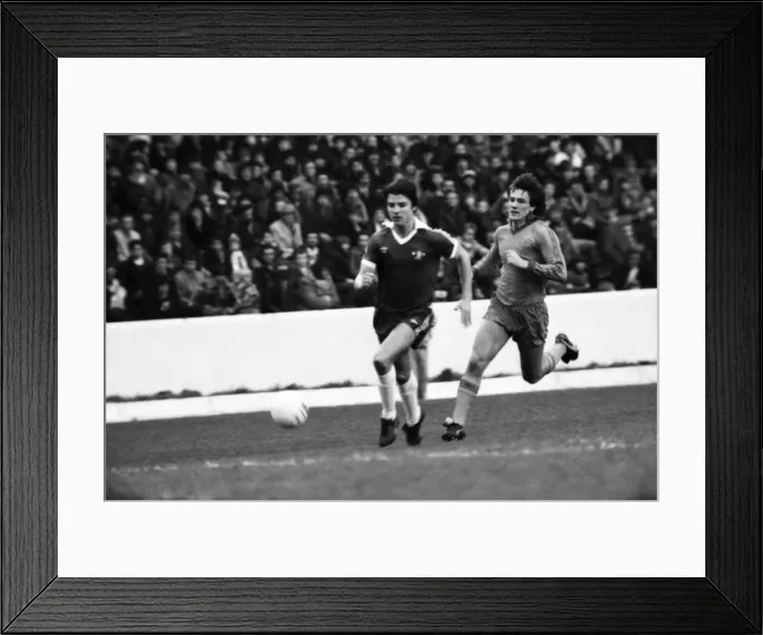Framed Print : Division 2 football. Chelsea 1 v. Oldham o. November 1980 LF05-11-061 Framed Print : Division 2 football. Chelsea 1 v. Oldham o. November 1980 LF05-11-061