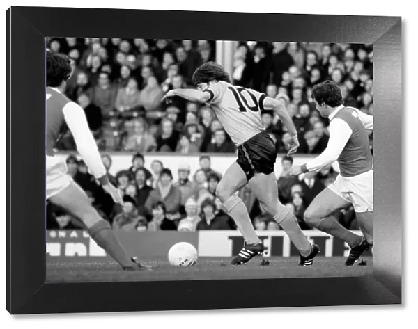 Division 1 football. Arsenal 1 v. Wolves 0. December 1980 LF05-31-004