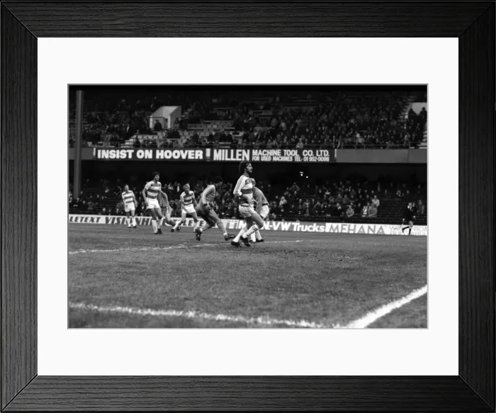 Framed Print : Division 2 football. Chelsea 1 v. Oldham o. November 1980 LF05-11-095 Framed Print : Division 2 football. Chelsea 1 v. Oldham o. November 1980 LF05-11-095