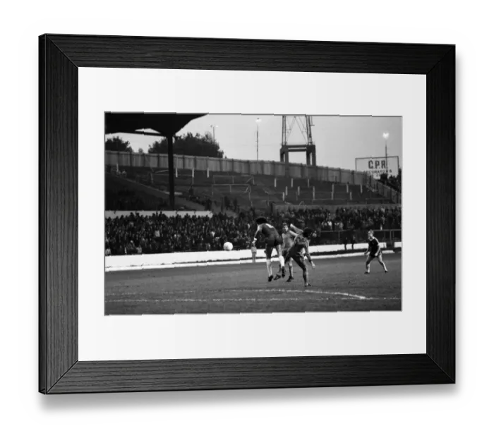 Framed Print : Division 2 football. Chelsea 1 v. Oldham o. November 1980 LF05-11-031