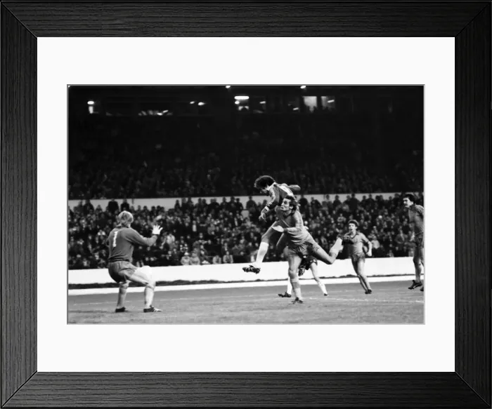 Framed Print : Division 2 football. Chelsea 1 v. Oldham o. November 1980 LF05-11-160 Framed Print : Division 2 football. Chelsea 1 v. Oldham o. November 1980 LF05-11-160