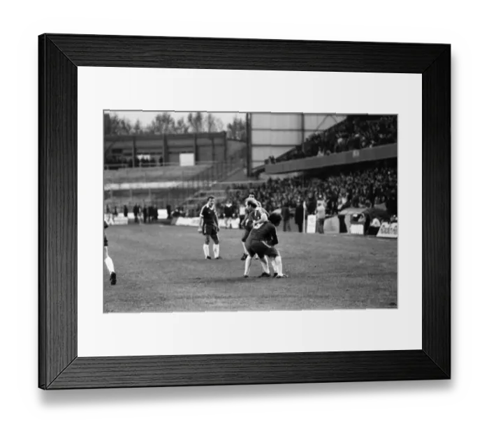 Framed Print : Division 2 football. Chelsea 1 v. Oldham o. November 1980 LF05-11-152