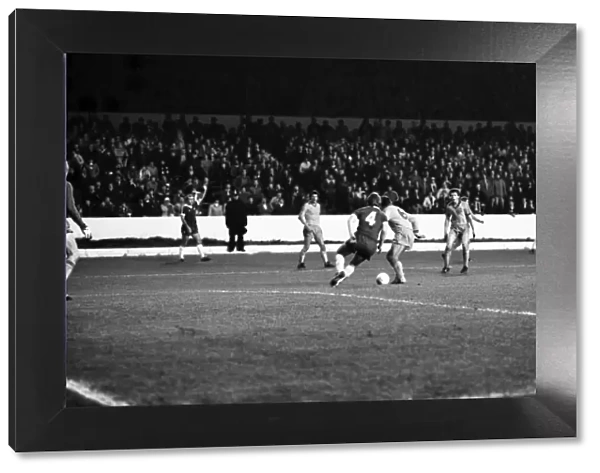 Division 2 football. Chelsea 1 v. Oldham o. November 1980 LF05-11-053