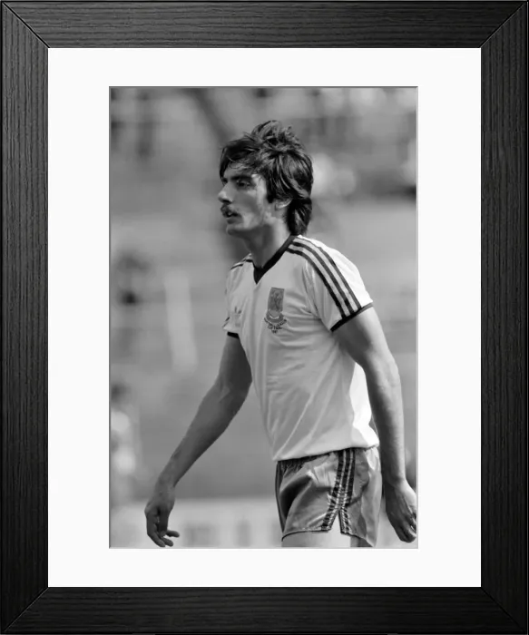 Framed Print : English League Cup Third Round match at The Valley. Charlton Athletic 1 v West Ham United Framed Print : English League Cup Third Round match at The Valley. Charlton Athletic 1 v West Ham United