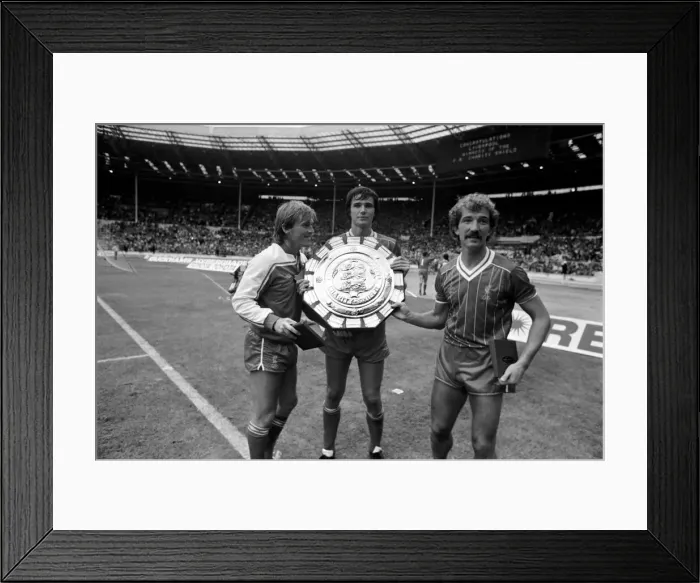 Framed Print : Charity Shield match at Wembley Stadium. Liverpool 1 v Tottenham Hotspur 0