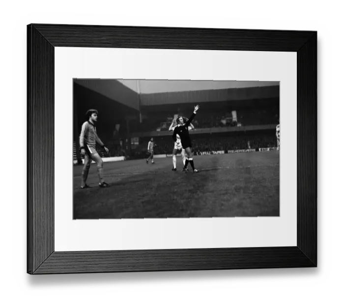 Framed Print : Division 2 football. Chelsea 1 v. Oldham o. November 1980 LF05-11-139 Framed Print : Division 2 football. Chelsea 1 v. Oldham o. November 1980 LF05-11-139