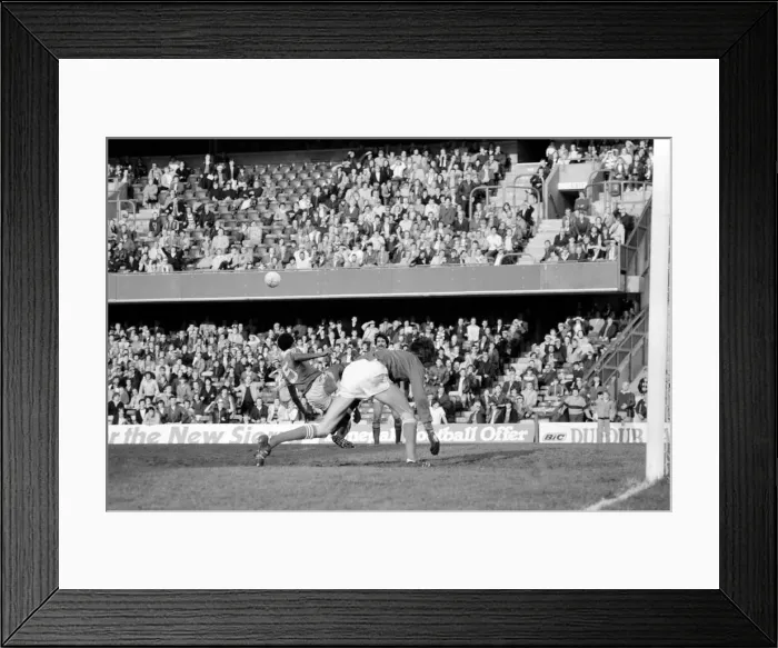 Framed Print : English League Division Two match at Stamford Bridge. Chelsea 3 v Charlton Athletic 1 Framed Print : English League Division Two match at Stamford Bridge. Chelsea 3 v Charlton Athletic 1