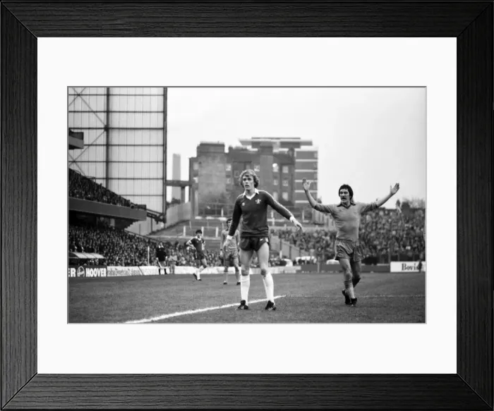 Framed Print : Division 2 football. Chelsea 1 v. Oldham o. November 1980 LF05-11-019 Framed Print : Division 2 football. Chelsea 1 v. Oldham o. November 1980 LF05-11-019