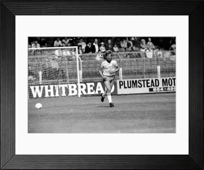 Framed Print : English League Cup Third Round match at The Valley. Charlton Athletic 1 v West Ham United Framed Print : English League Cup Third Round match at The Valley. Charlton Athletic 1 v West Ham United