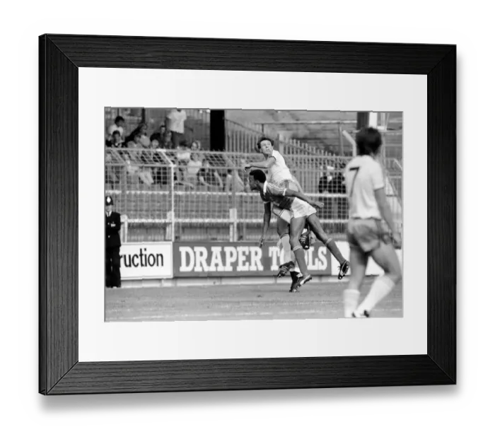 Framed Print : English League Cup Third Round match at The Valley. Charlton Athletic 1 v West Ham United