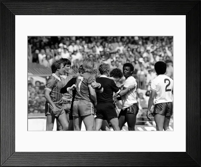 Framed Print : Charity Shield match at Wembley Stadium. Liverpool 1 v Tottenham Hotspur 0 Framed Print : Charity Shield match at Wembley Stadium. Liverpool 1 v Tottenham Hotspur 0