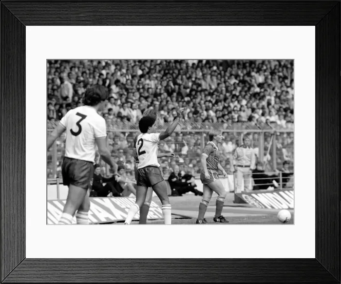 Framed Print : Charity Shield match at Wembley Stadium. Liverpool 1 v Tottenham Hotspur 0 Framed Print : Charity Shield match at Wembley Stadium. Liverpool 1 v Tottenham Hotspur 0