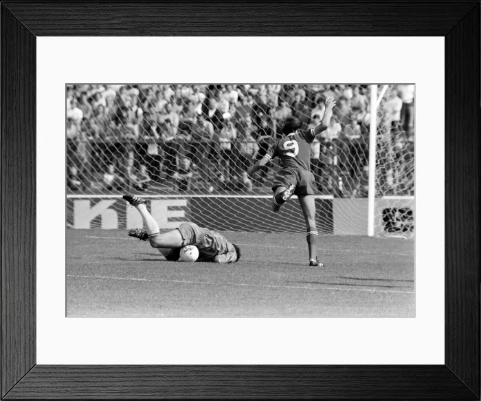 Framed Print : English League Division Two match at Stamford Bridge. Chelsea 1 v Leicester City 1 Framed Print : English League Division Two match at Stamford Bridge. Chelsea 1 v Leicester City 1