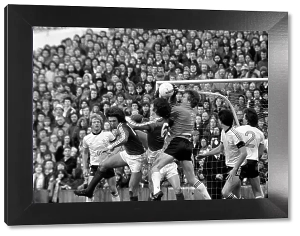 Fulham 1 v. Chelsea 2. Division 2 football. March 1980 LF02-01-039