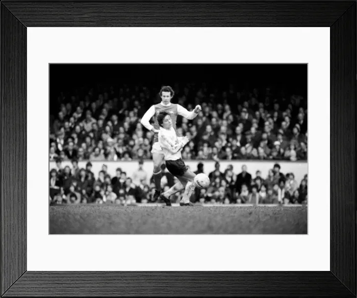 Framed Print : Arsenal 2 v. Bolton Wanderers 0. Division 1 football. February 1980 LF01-29-096 Framed Print : Arsenal 2 v. Bolton Wanderers 0. Division 1 football. February 1980 LF01-29-096