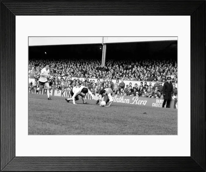 Framed Print : Arsenal 2 v. Bolton Wanderers 0. Division 1 football. February 1980 LF01-29-004 Framed Print : Arsenal 2 v. Bolton Wanderers 0. Division 1 football. February 1980 LF01-29-004
