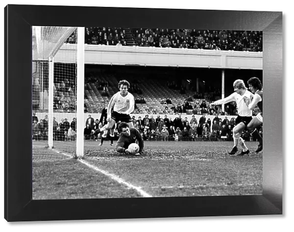 Arsenal 2 v. Bolton Wanderers 0. Division 1 football. February 1980 LF01-29-032