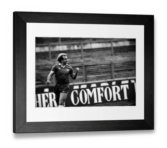 Framed Print : Chelsea 1 v. Cardiff 0. Division 2 football. March 1980 LF01-34-050