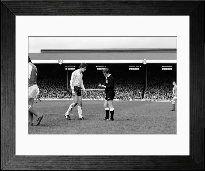 Framed Print : Arsenal 2 v. Bolton Wanderers 0. Division 1 football. February 1980 LF01-29-018
