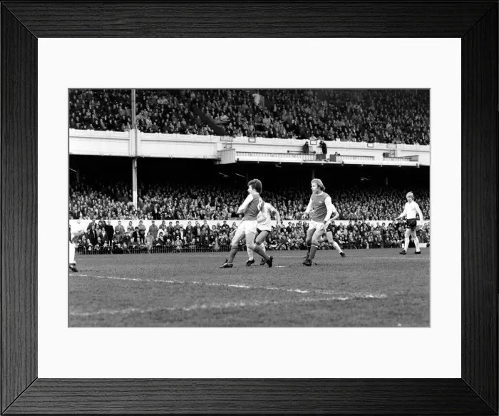 Framed Print : Arsenal 2 v. Bolton Wanderers 0. Division 1 football. February 1980 LF01-29-065 Framed Print : Arsenal 2 v. Bolton Wanderers 0. Division 1 football. February 1980 LF01-29-065