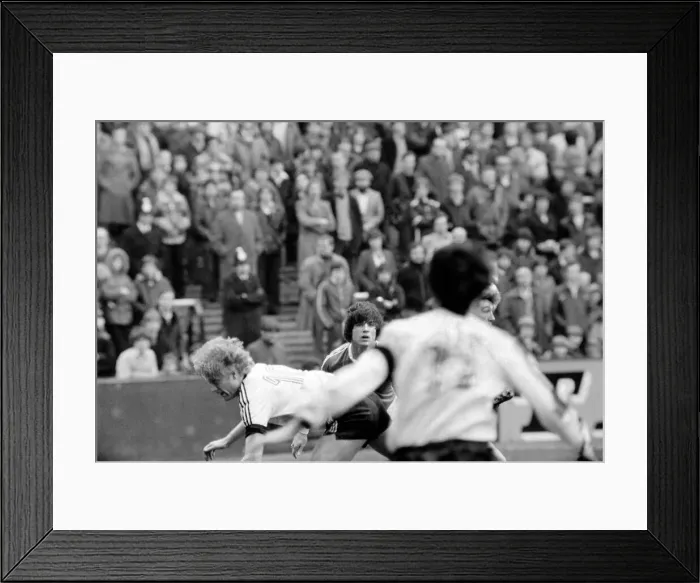 Framed Print : Fulham 1 v. Chelsea 2. Division 2 football. March 1980 LF02-01-026 Framed Print : Fulham 1 v. Chelsea 2. Division 2 football. March 1980 LF02-01-026
