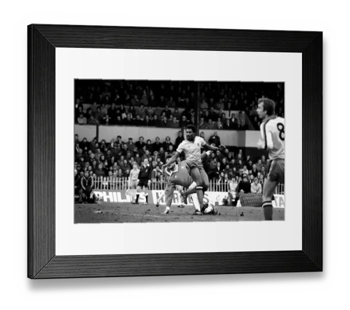 Framed Print : Watford 2 v. Chelsea 3. Division 2 football February 1980 LF01-23-062